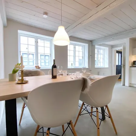 Grosse 73, Apartment *